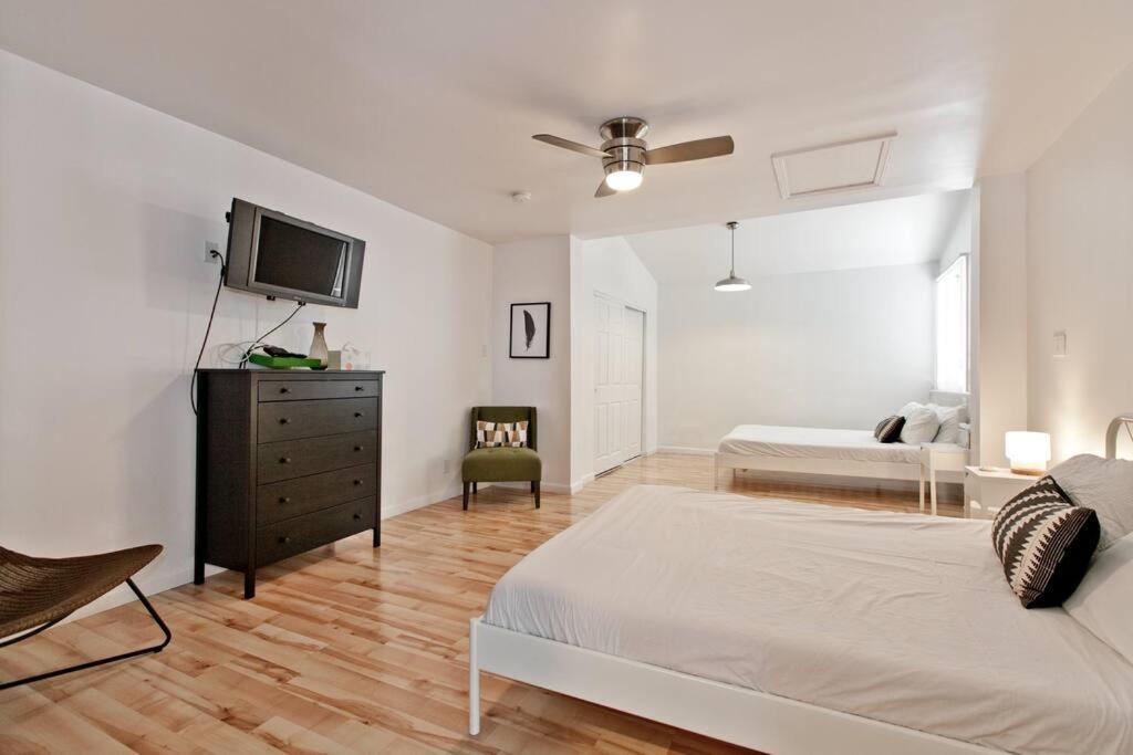Вилла Bright, Modern 4Br With Beautiful Backyard & Pool! Лас-Вегас Экстерьер фото